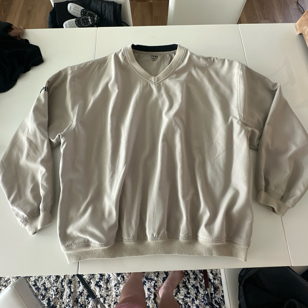 Men's Beige golf pullover, V-neck size extra large ping with pockets
